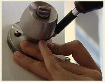 	Hawaiian Gardens Locksmiths Hawaiian Gardens, CA 562-566-4251